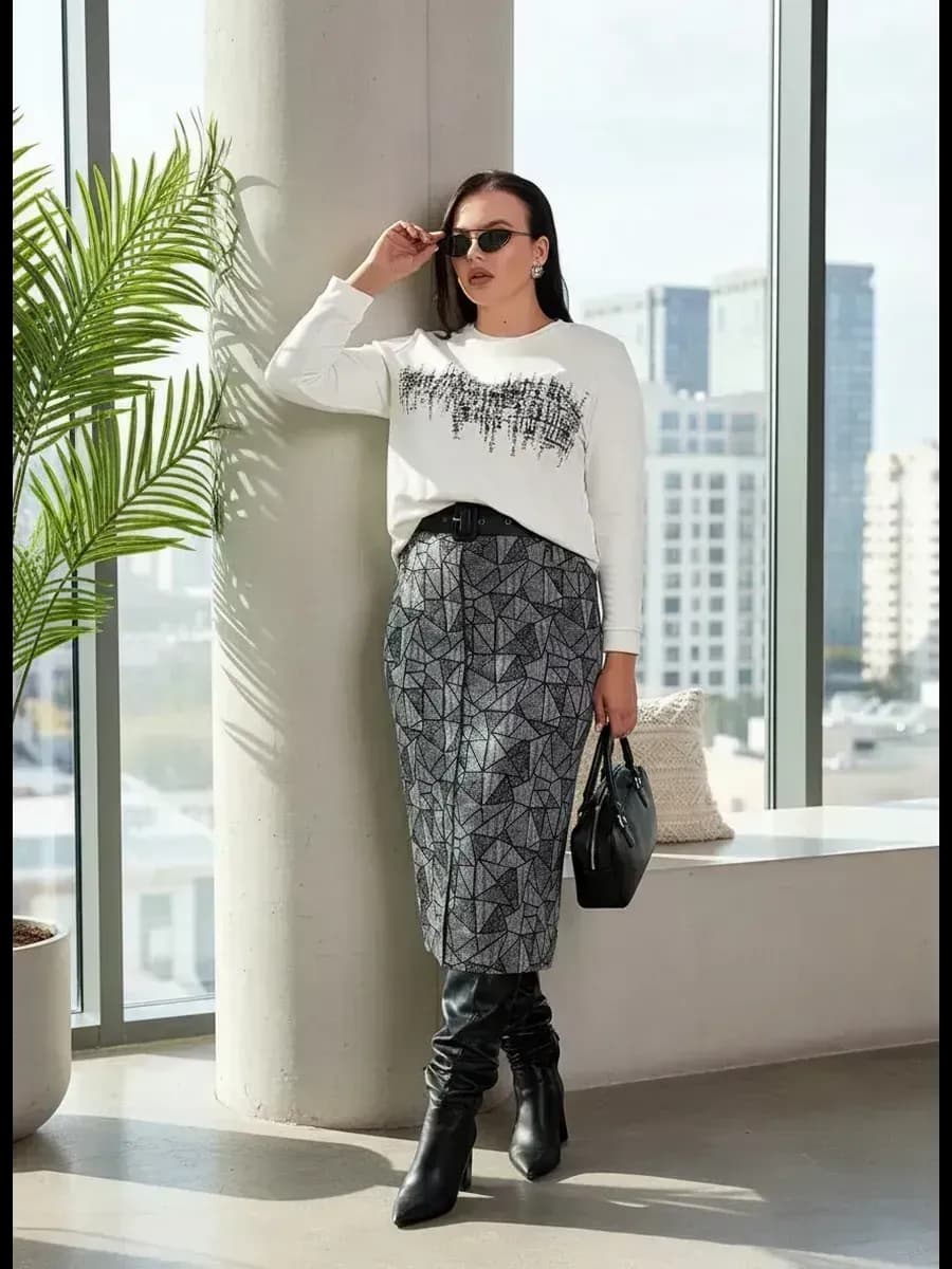 Костюм с юбкой больших размеров - фото 1