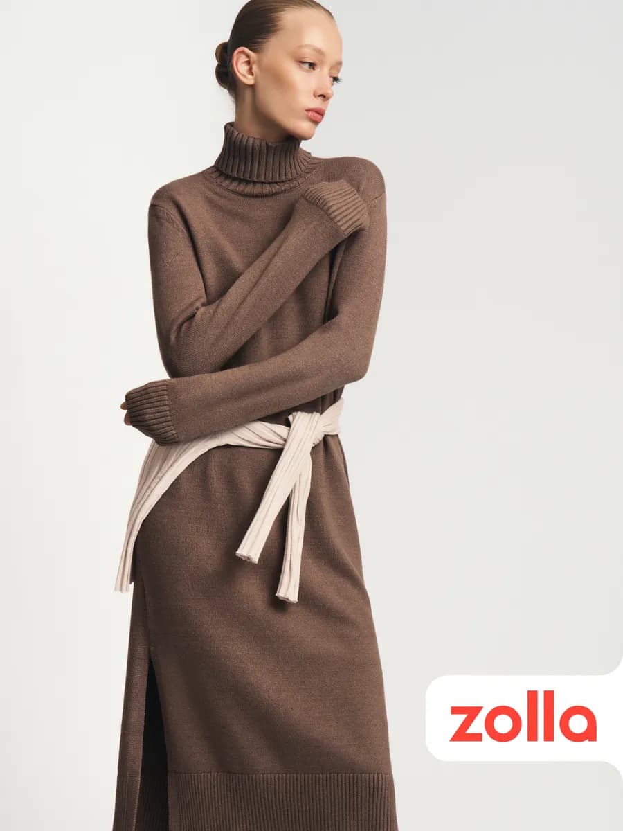 Женское платье-свитер с горлом