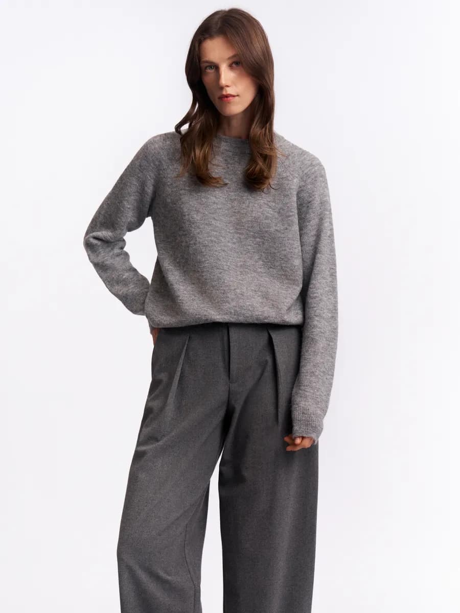 Вязаный женский джемпер с шерстью