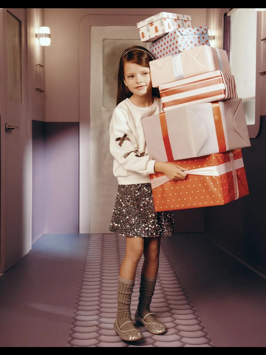 Серая юбка с пайетками