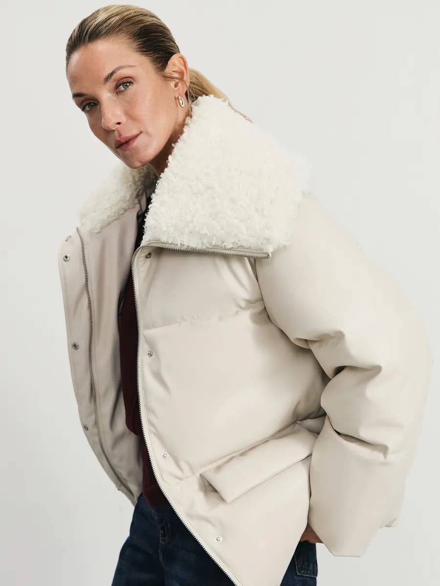 Куртка зимняя с воротником на молнии из искусственной кожи