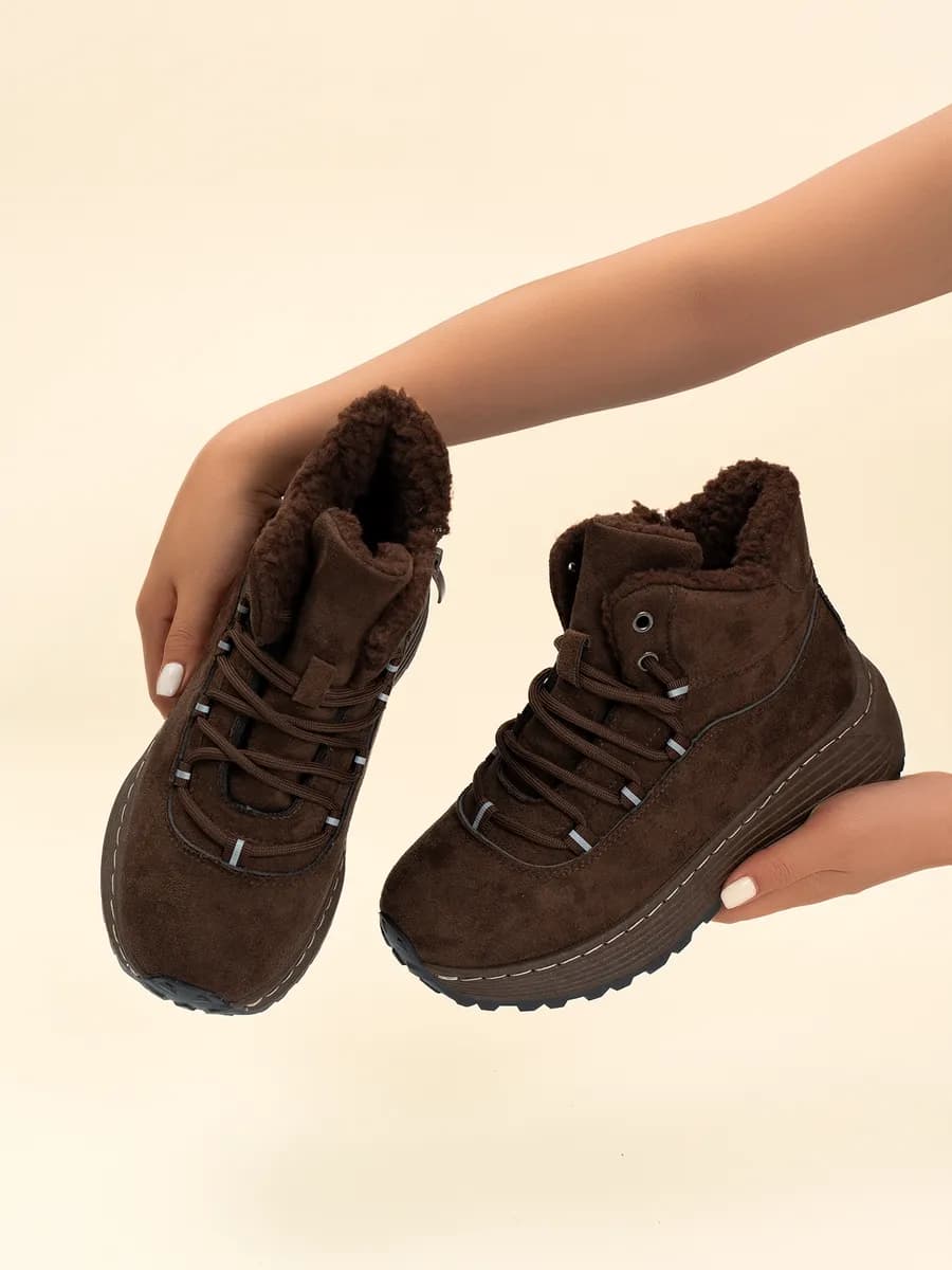 Стильные женские зимние ботинки с мехом - фото 1