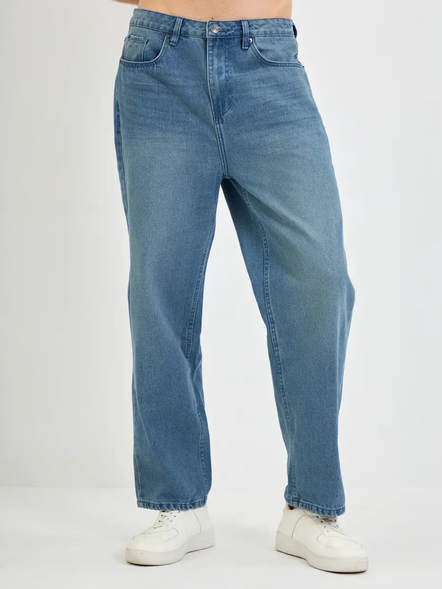 Джинсы прямого кроя на средней посадке