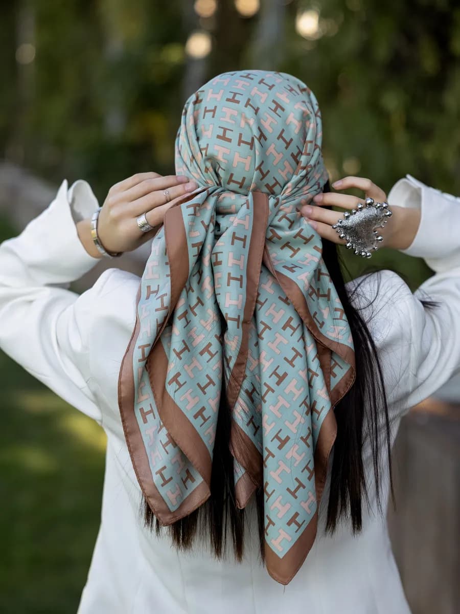 Платок на голову и шею шелковый