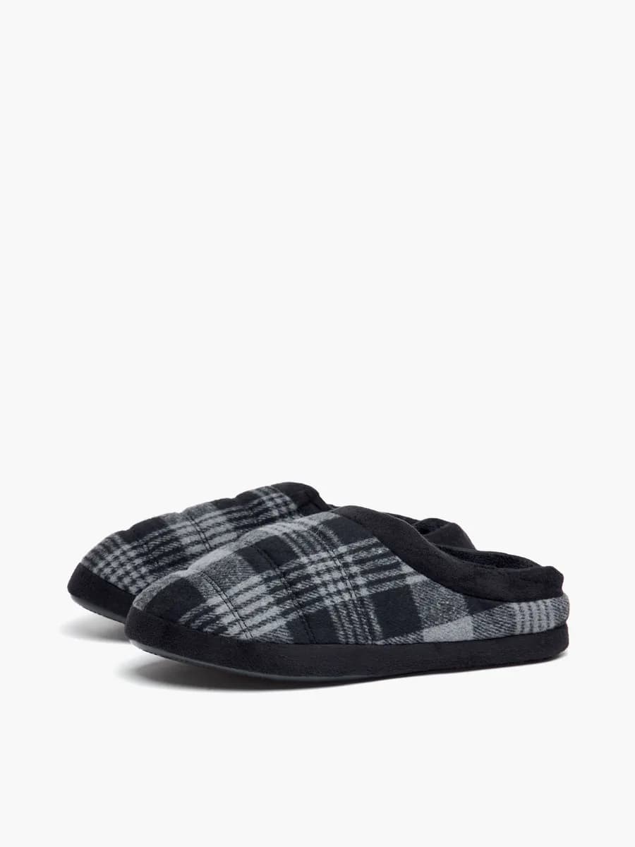 Закрытые тапки в клетку