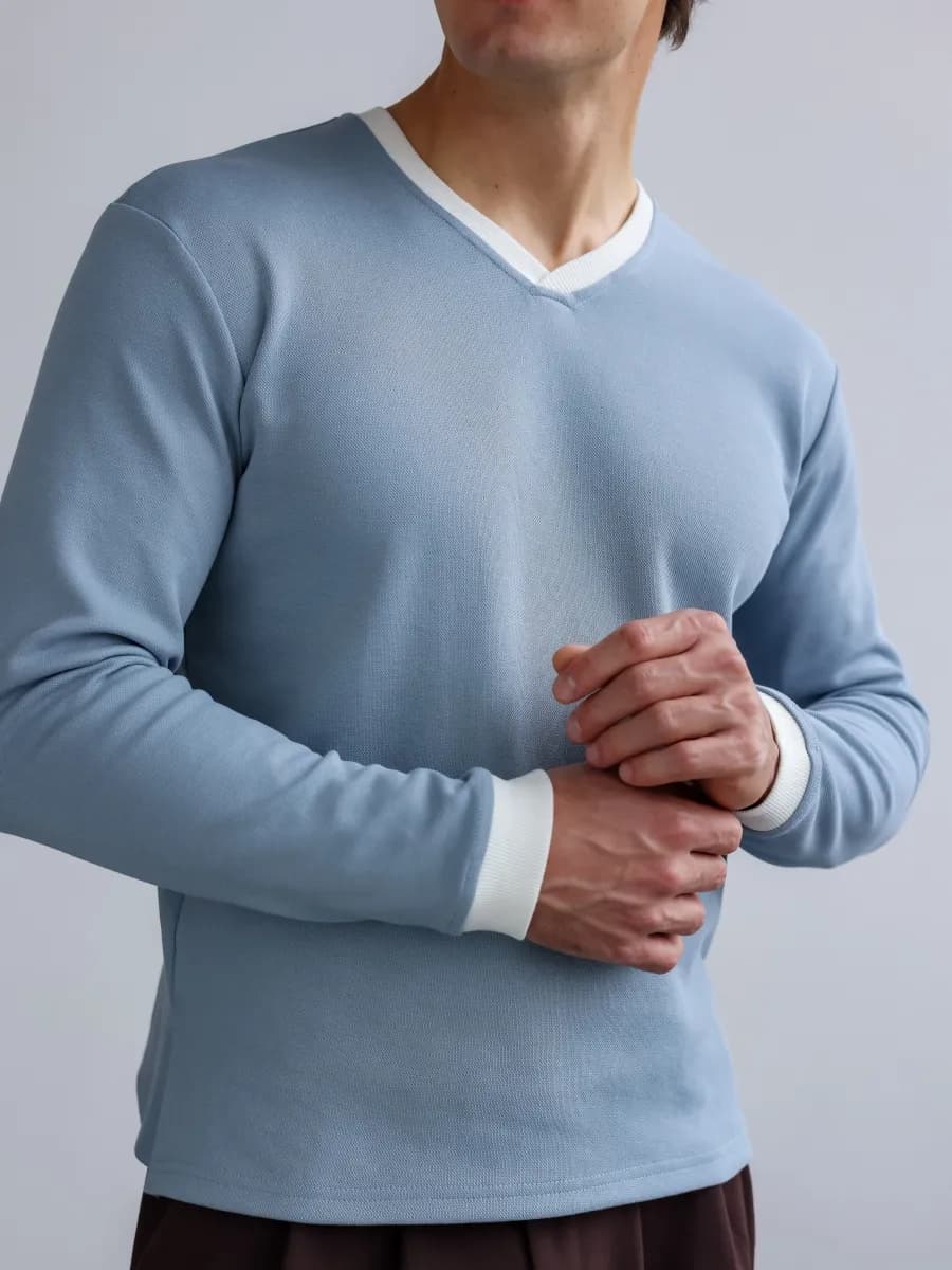 Лонгслив хлопковый трикотажный с V вырезом