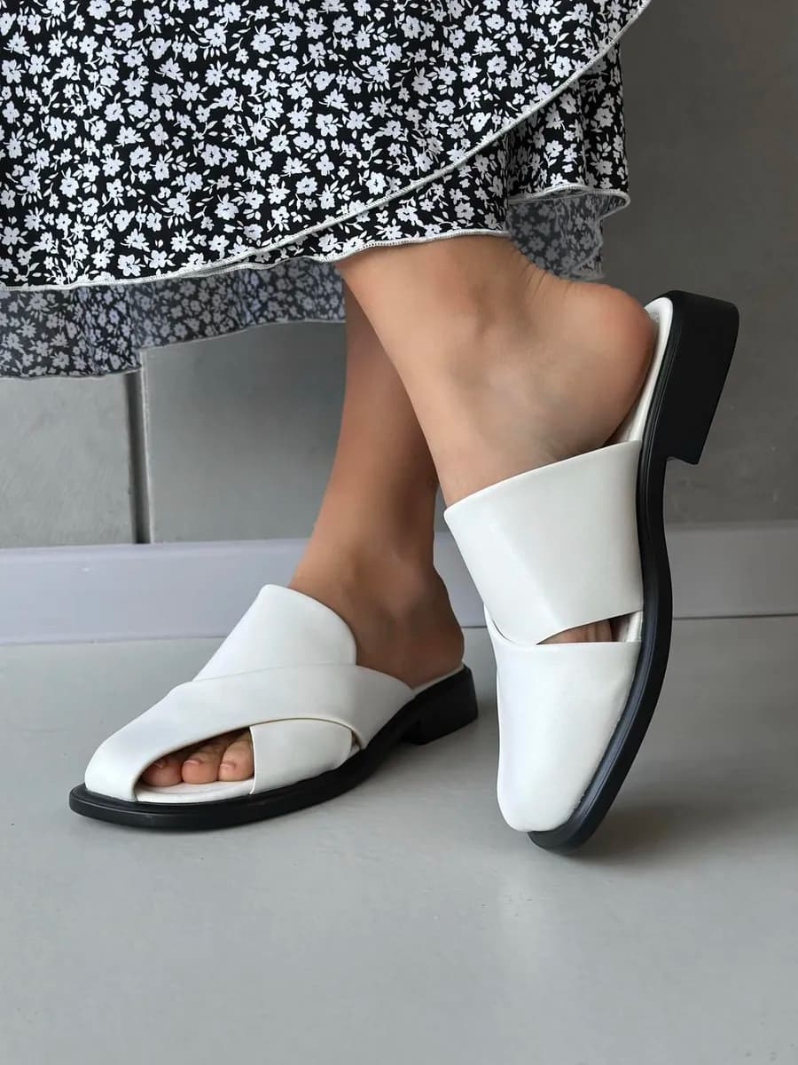 Мюли без каблука белые сабо летние