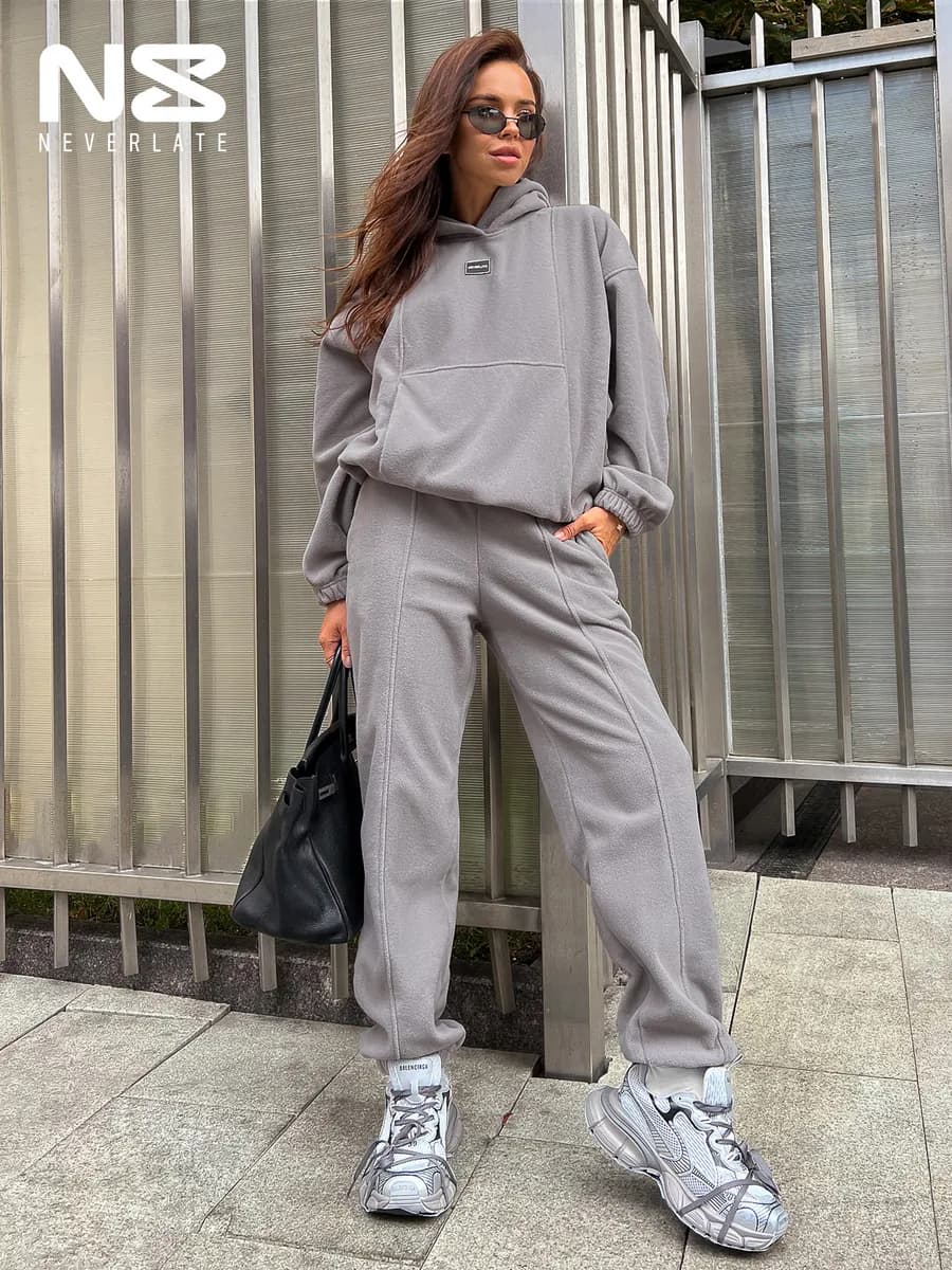 Костюм спортивный флисовый с капюшоном - фото 1