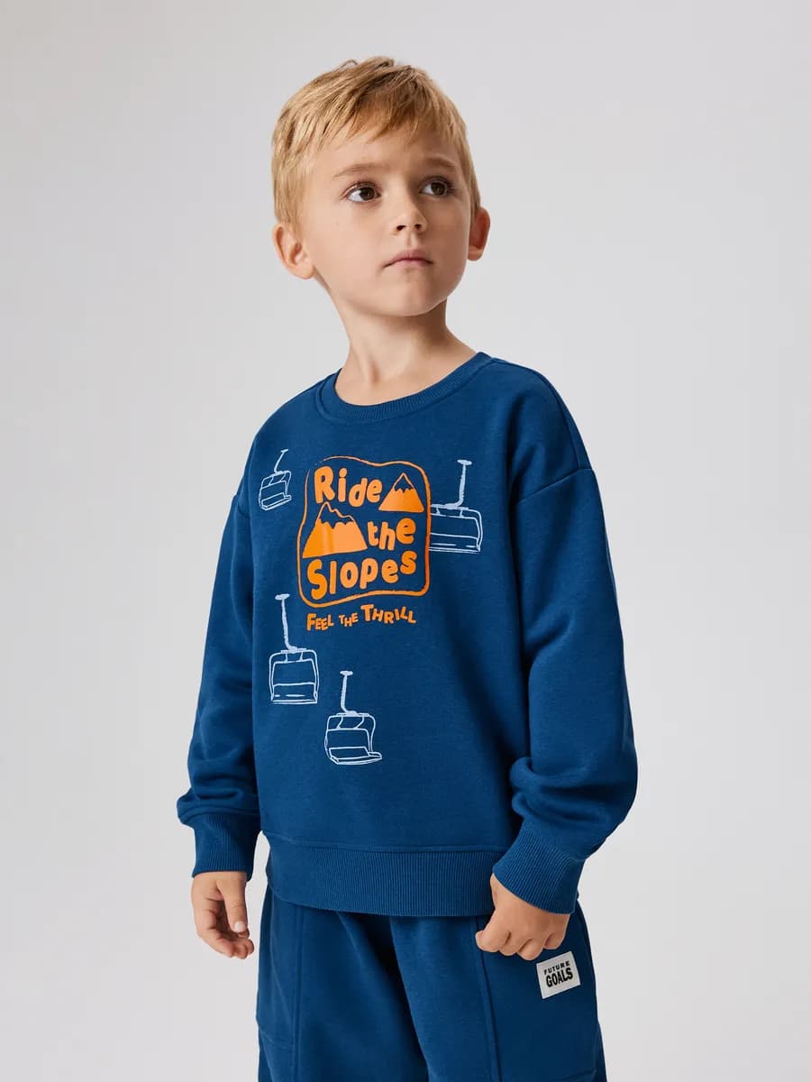 Свитшот в горнолыжном стиле с начесом