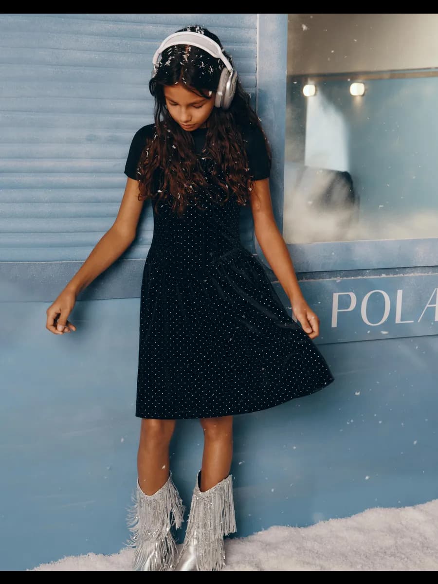 Чёрное велюровое платье с металлизированным термопринтом