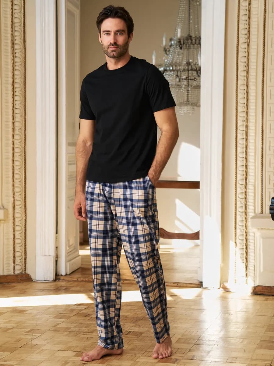 Костюм домашний с брюками и футболкой - фото 1