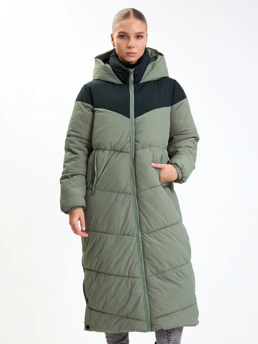 Пальто длинное зимнее с капюшоном