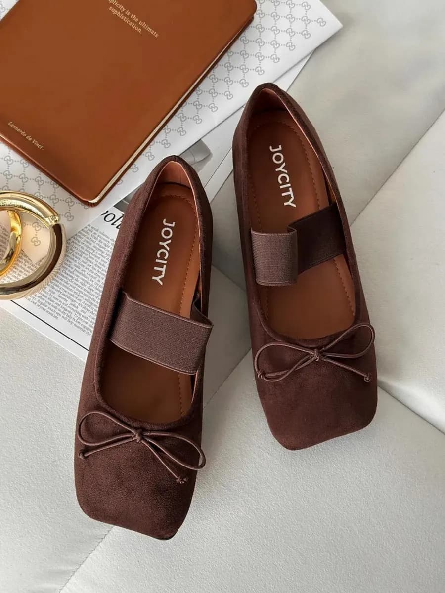 Замшевые балетки на резинке