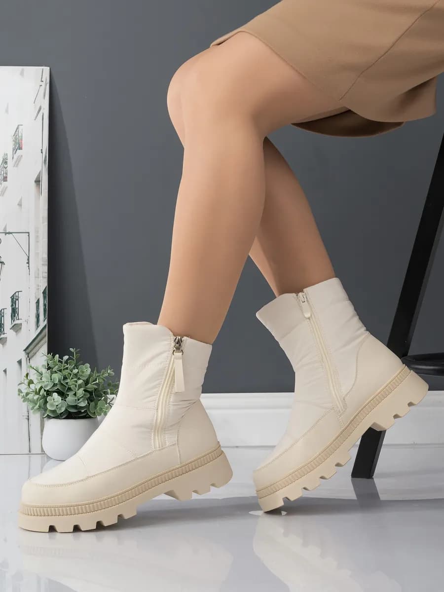 Дутики женские зимние
