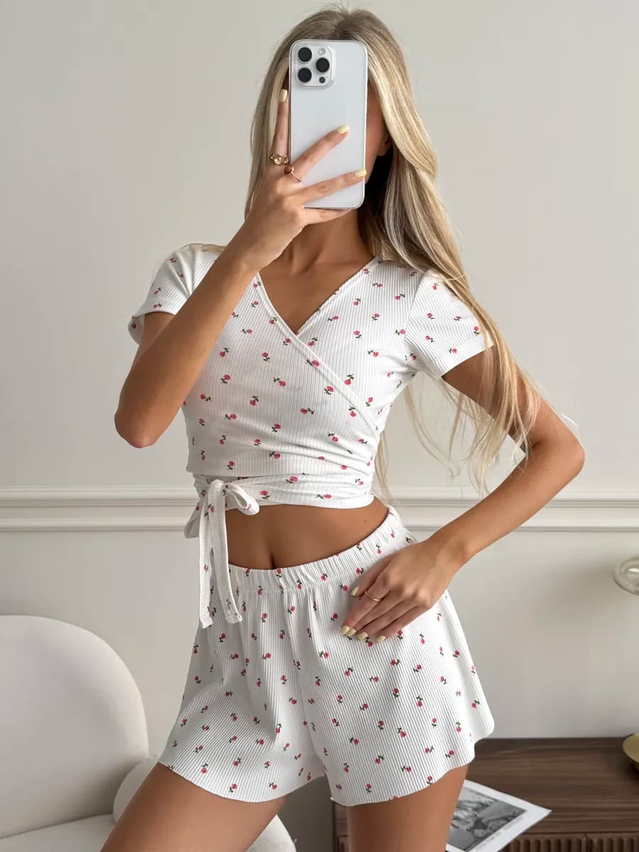 Пижама Melissa с шортами и футболкой топом - фото 1