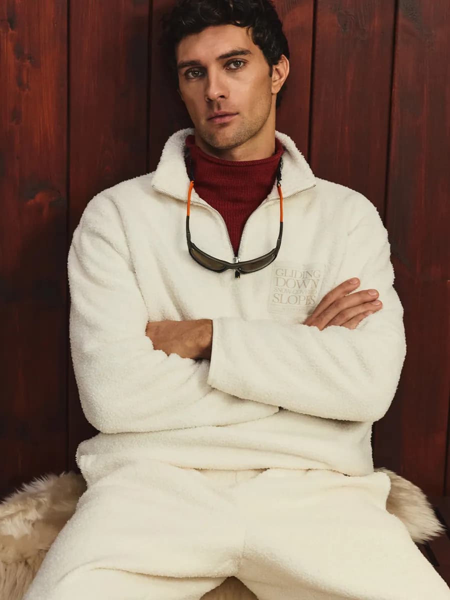 Толстовка relax fit с нашивкой