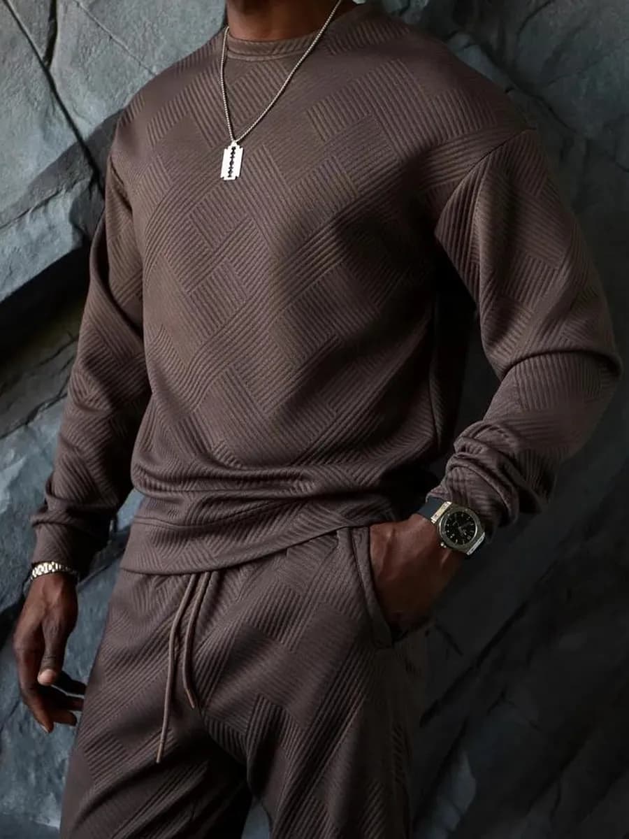 Спортивный костюм со свитшотом и джоггерами