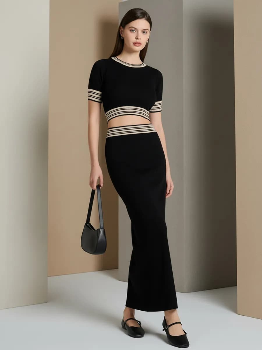 Костюм вязаный в полоску с юбкой