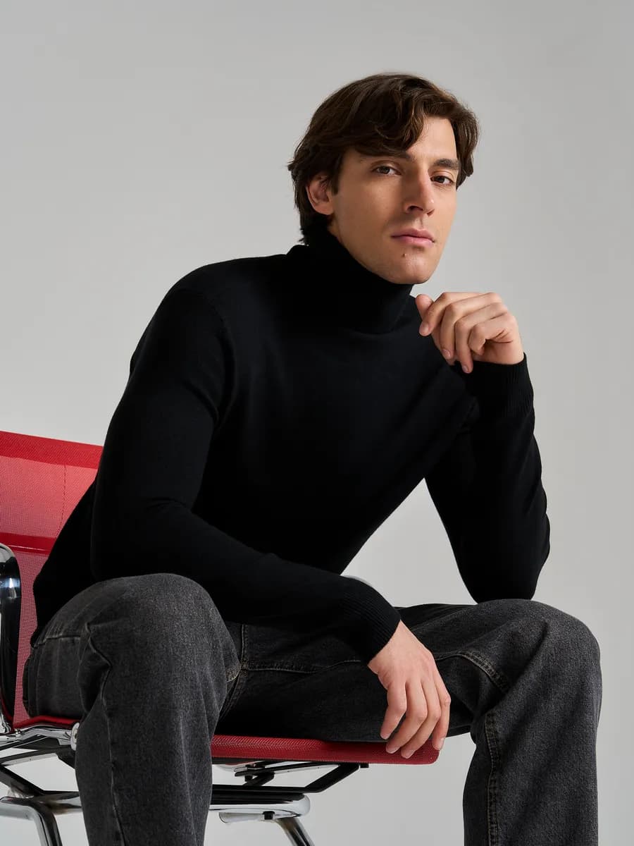 Свитер трикотажный с высоким горлом - фото 1