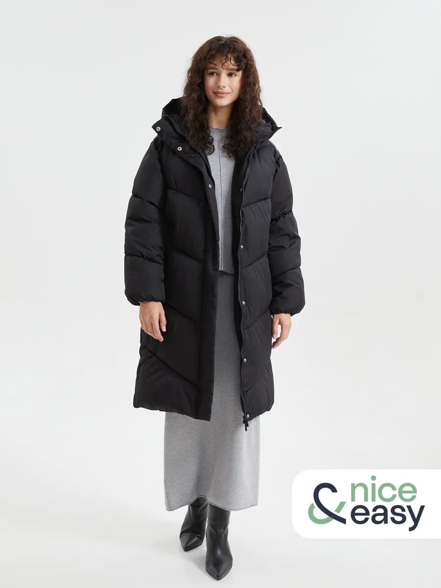 Женское тёплое пальто с капюшоном