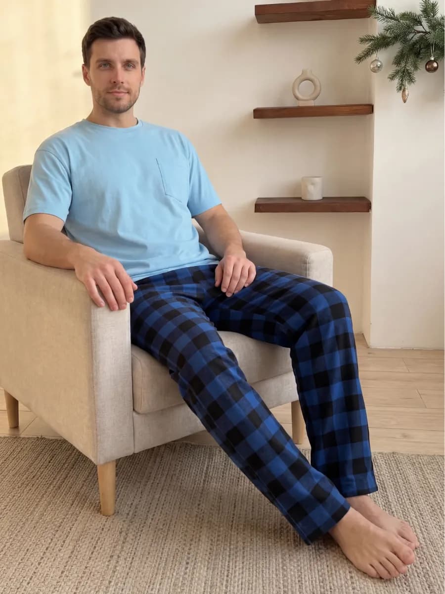 Пижама со штанами и футболкой домашний костюм