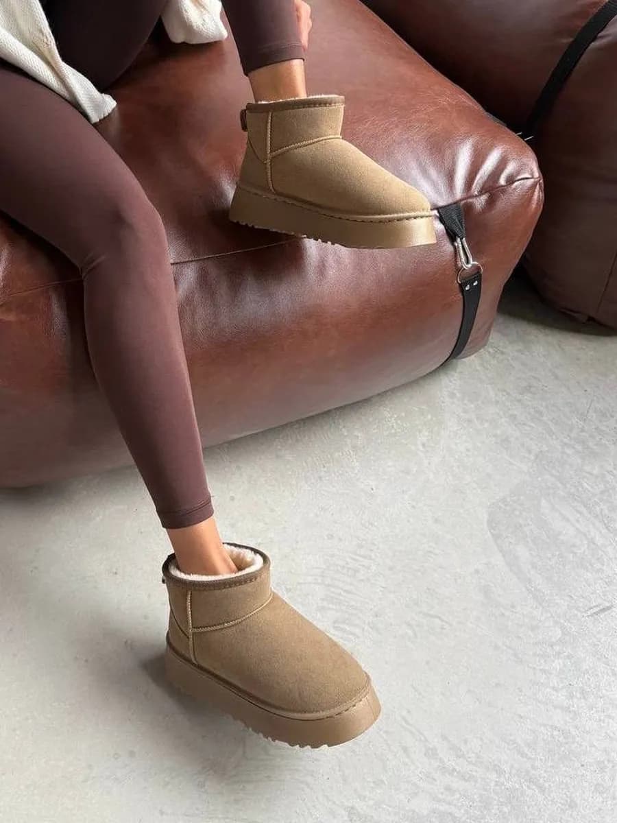 Угги женские зимние с мехом на толстой подошве