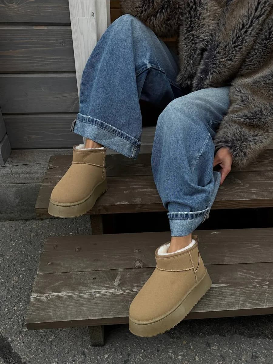 Женские зимние угги короткие с мехом