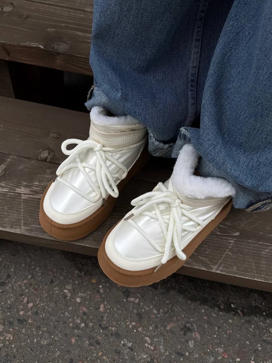 Женские угги на платформе и шнуровке зима