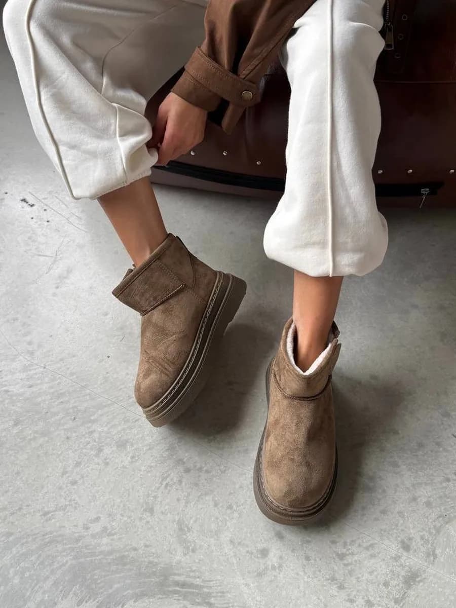 Угги женские зимние короткие на платформе