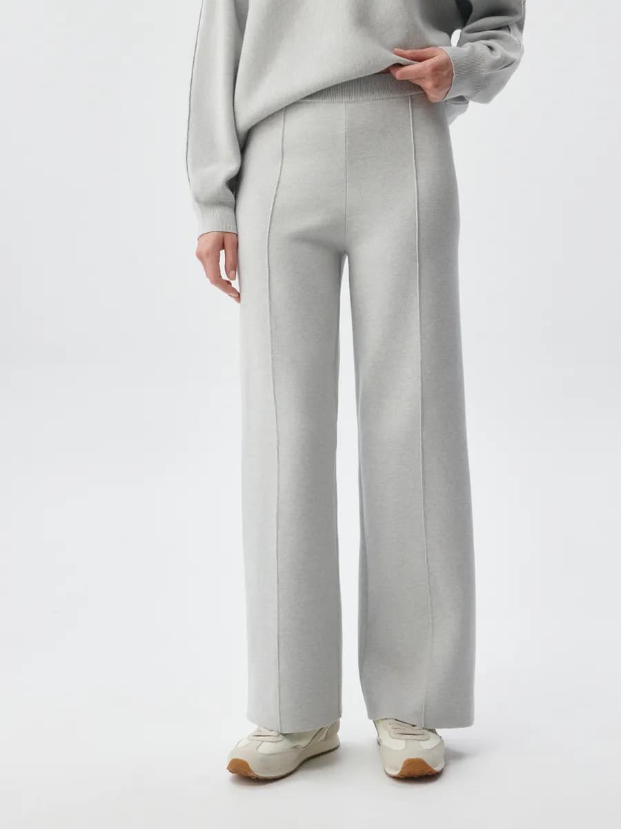 Вязаные брюки с декоративными швами