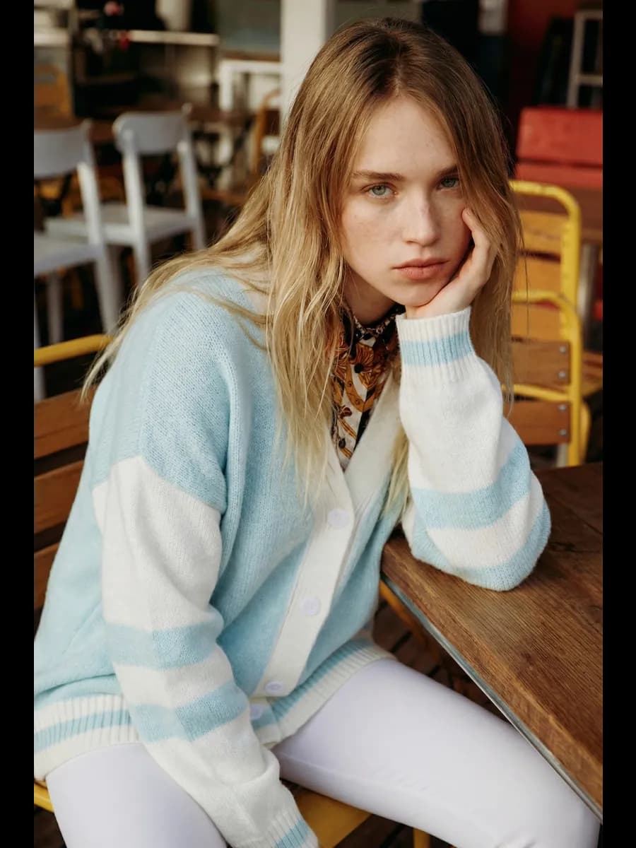 Джемпер вязаный на пуговицах свободный