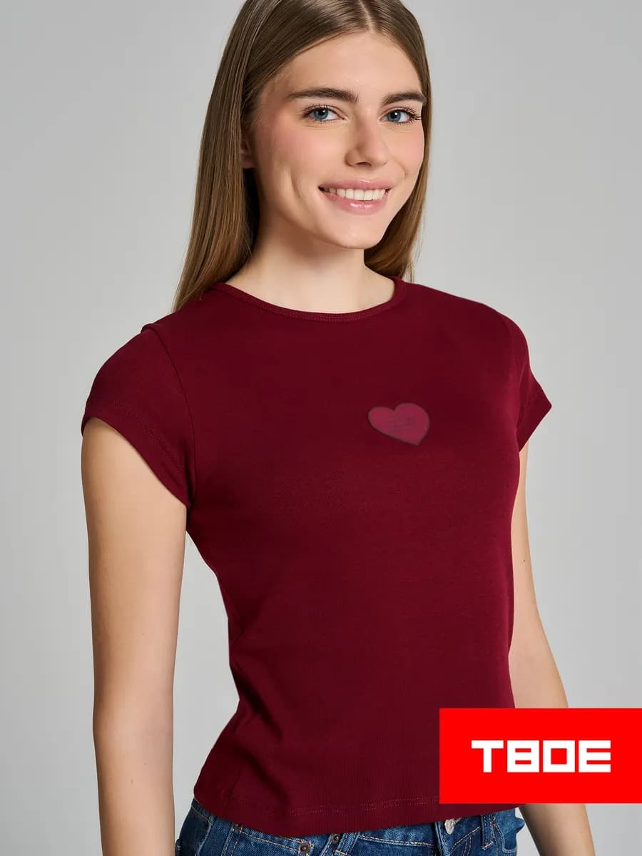 Футболка приталенная с надписью