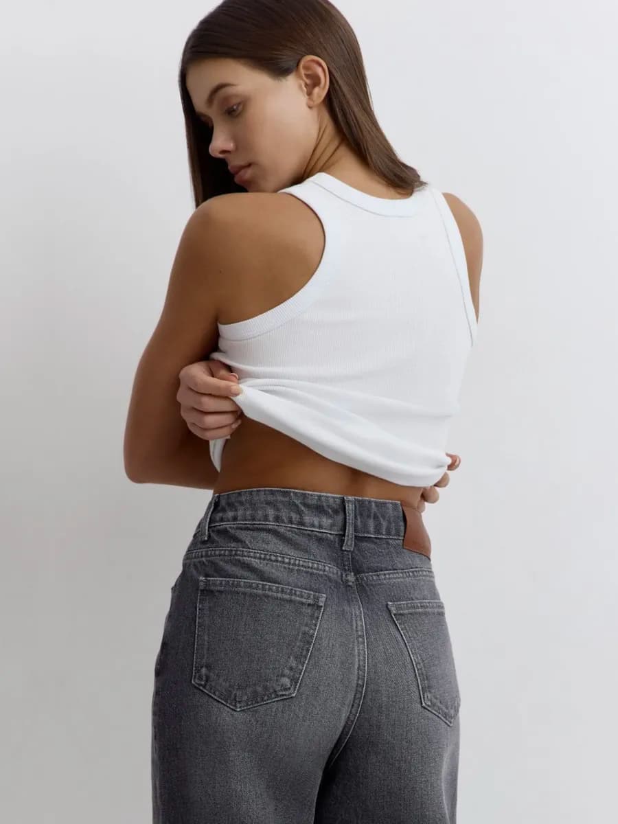 Джинсы прямые трубы со средней посадкой