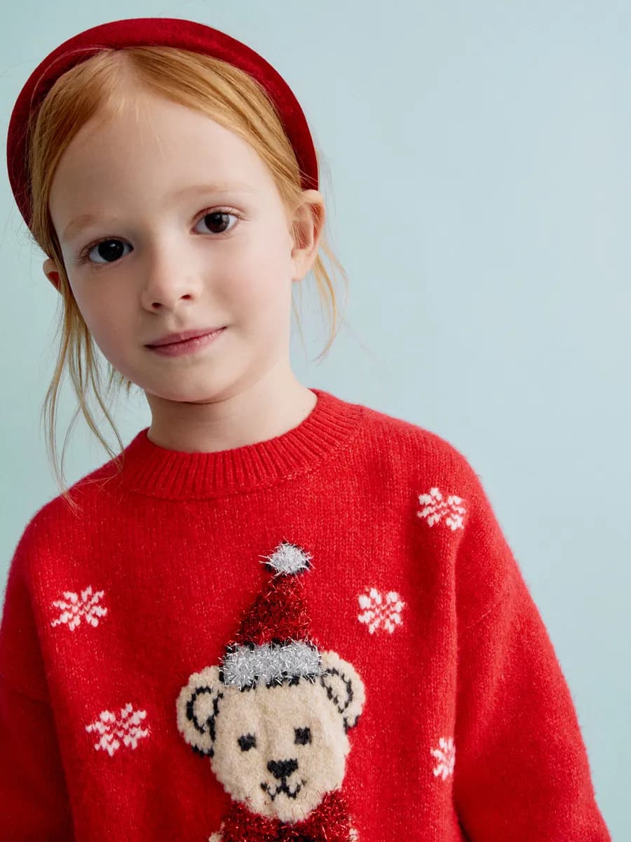 Вязаный джемпер оверсайз новогодний с пушистым принтом - фото 1