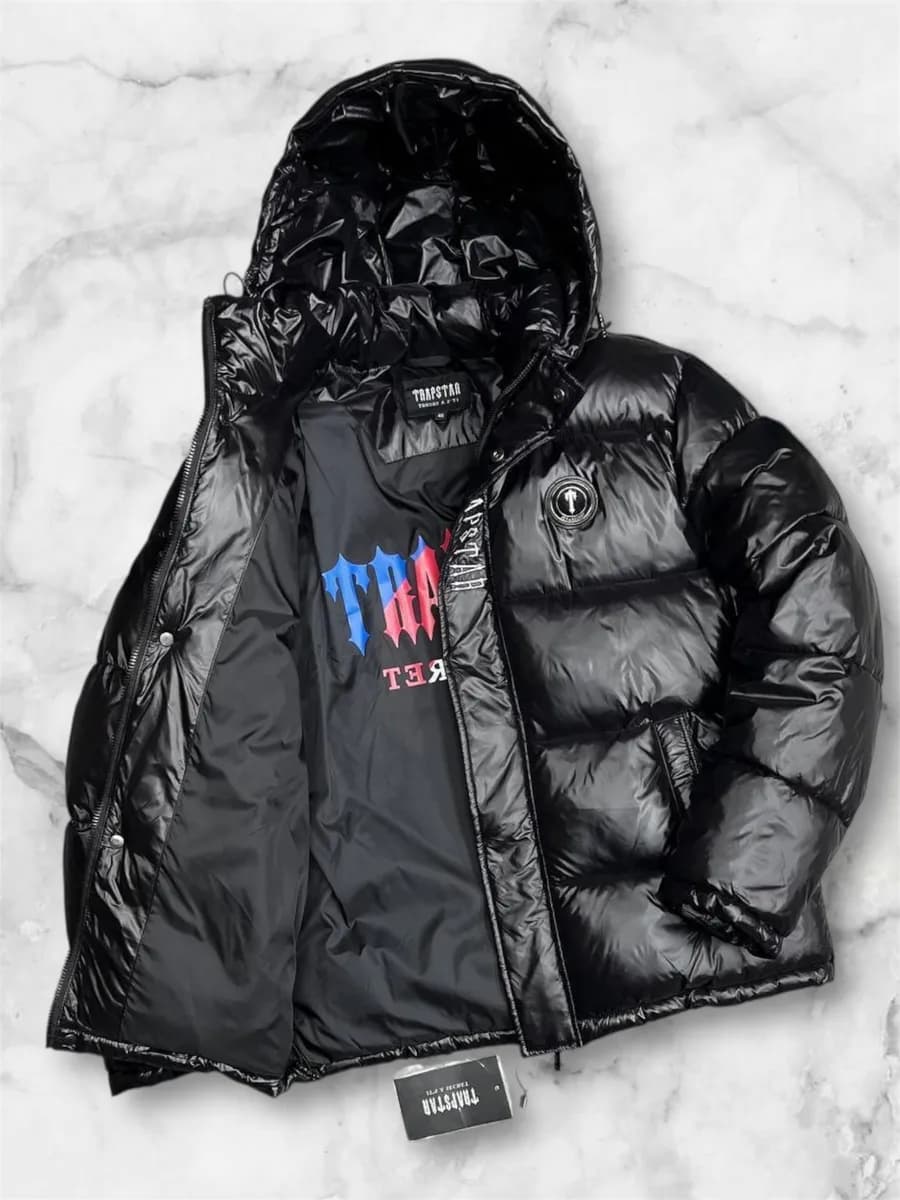 Куртка пуховик с капюшоном глянцевая