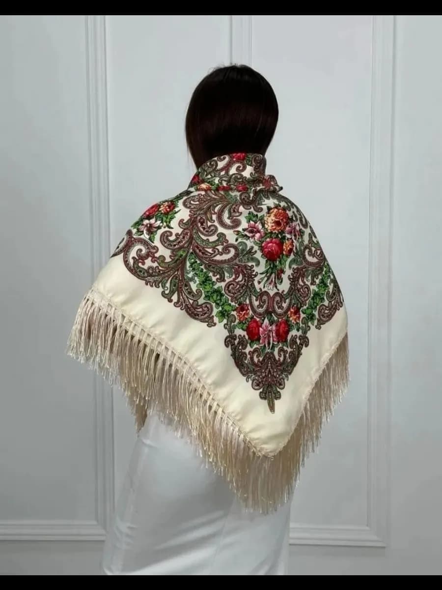 Платок с бахромой