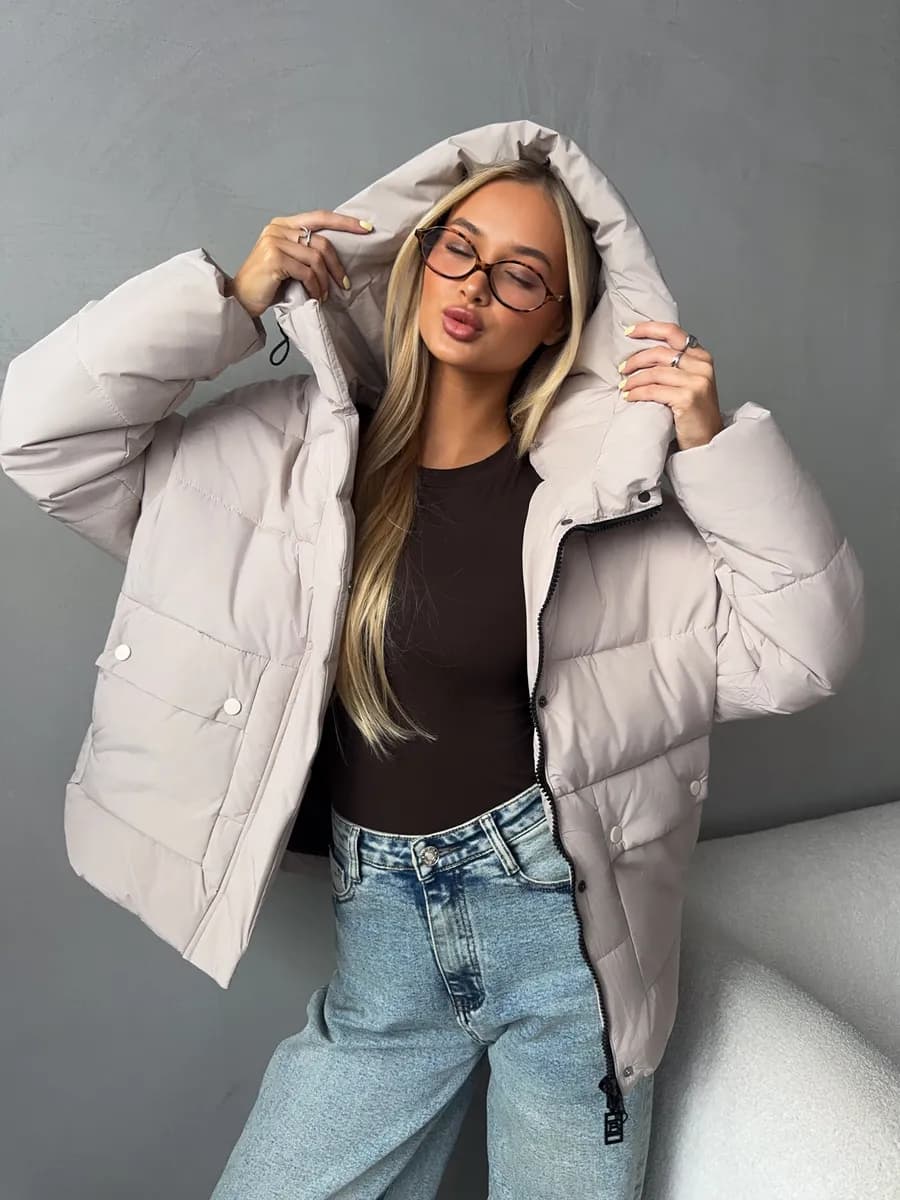 Куртка зимняя короткая с капюшоном - фото 1