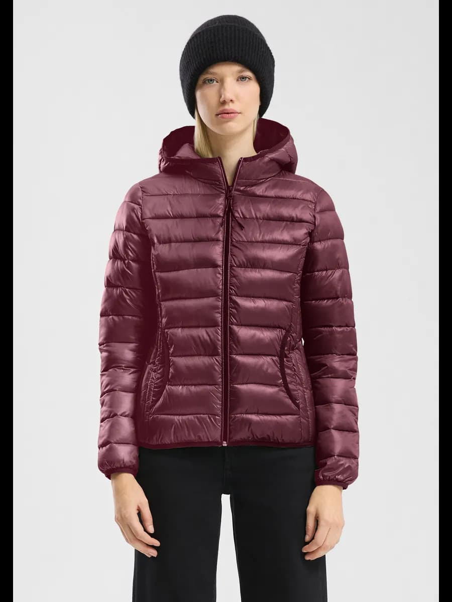 Куртка демисезонная на молнии с капюшоном