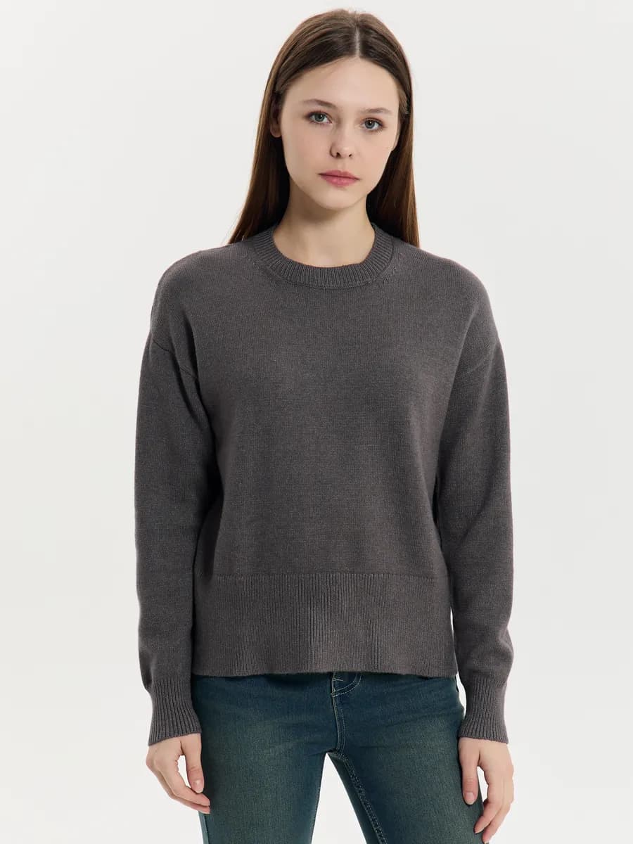 Свитер базовый с круглым вырезом