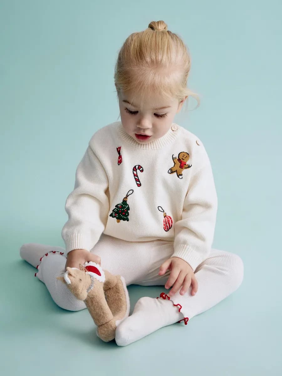 Вязаный джемпер с вышивкой новогодний рождественский