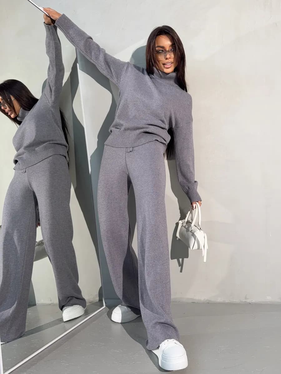 Костюм вязаный трикотажный с брюками