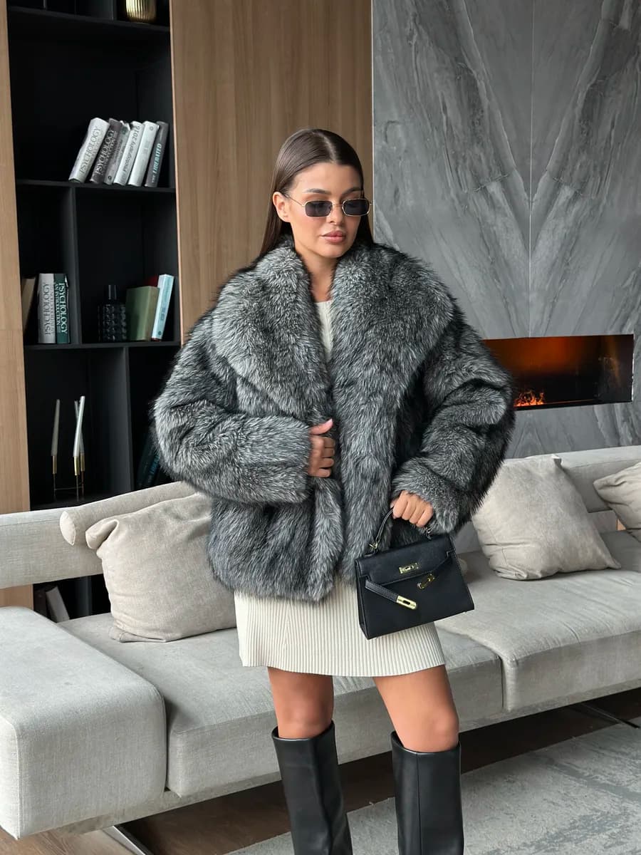 Шуба искусственная короткая экошуба оверсайз