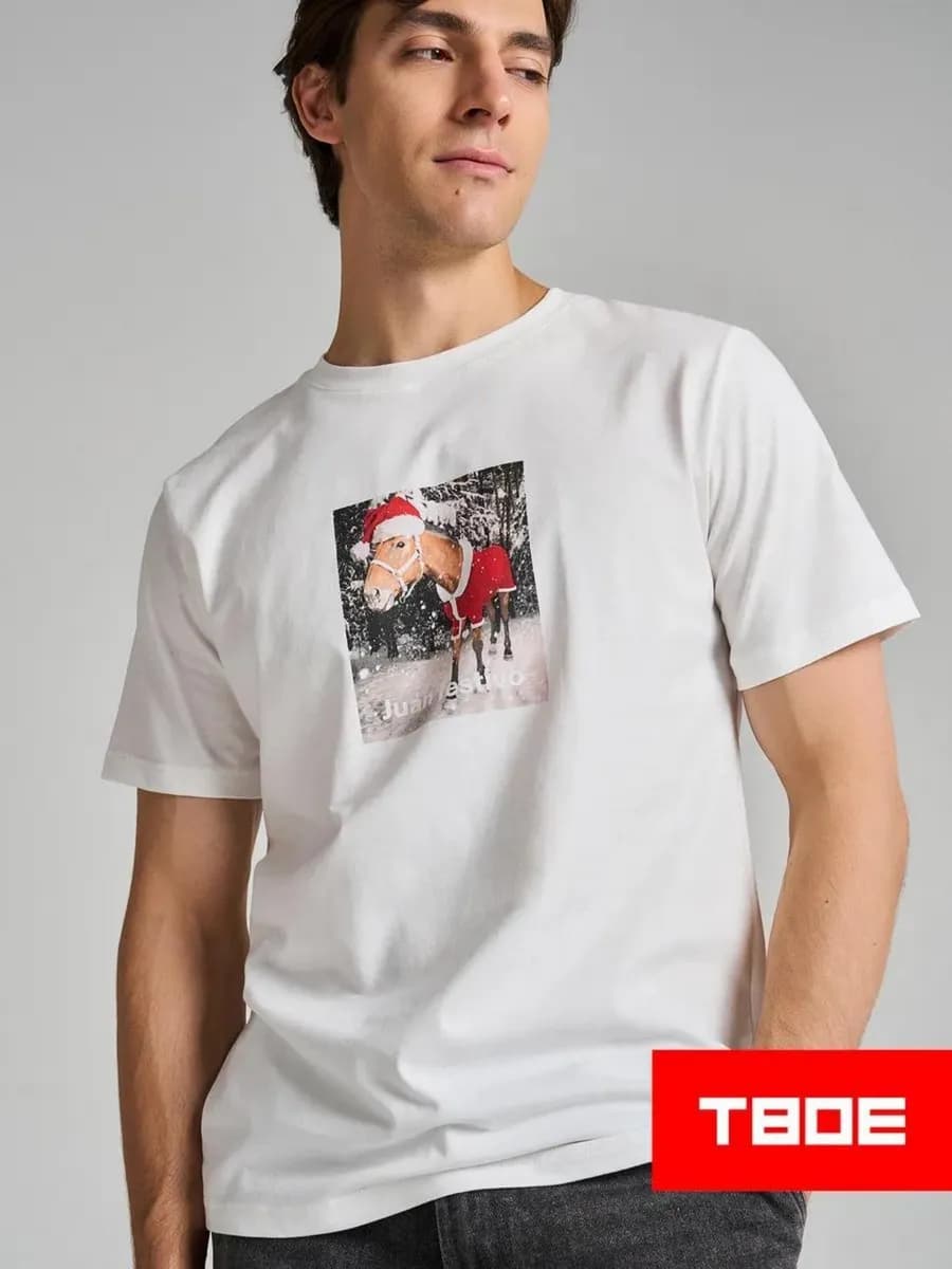 Футболка с новогодним принтом