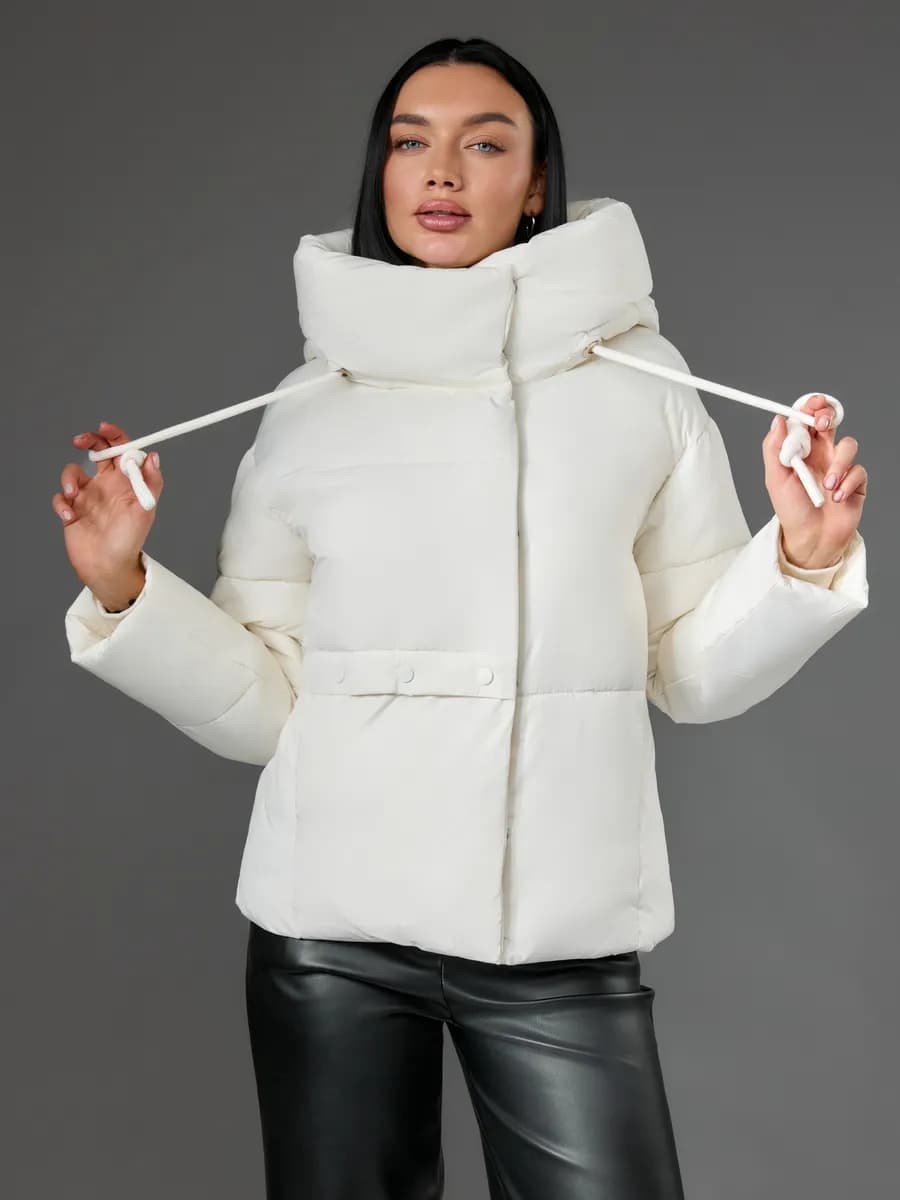 Куртка зимняя короткая с капюшоном