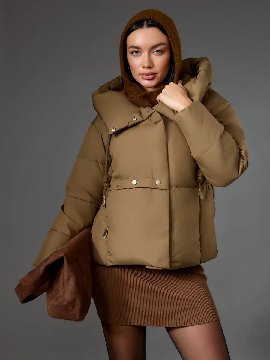 Куртка зимняя короткая с капюшоном