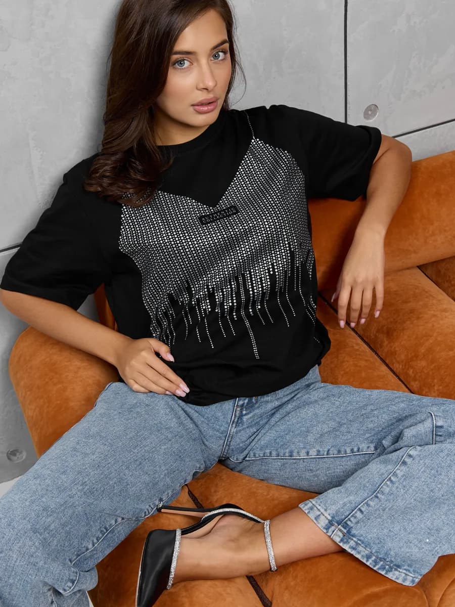 Футболка черная нарядная с принтом блёстки