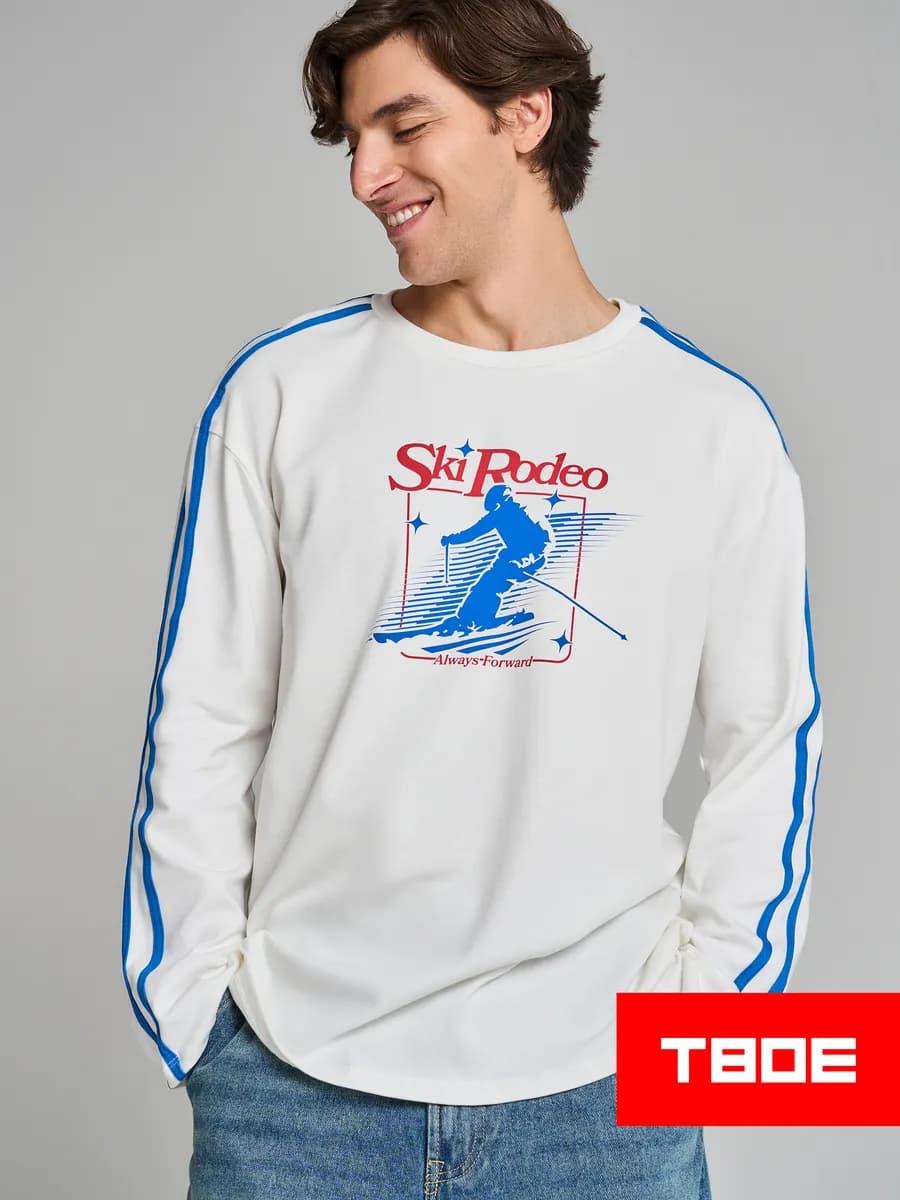 Спортивный лонгслив с принтом и лампасами