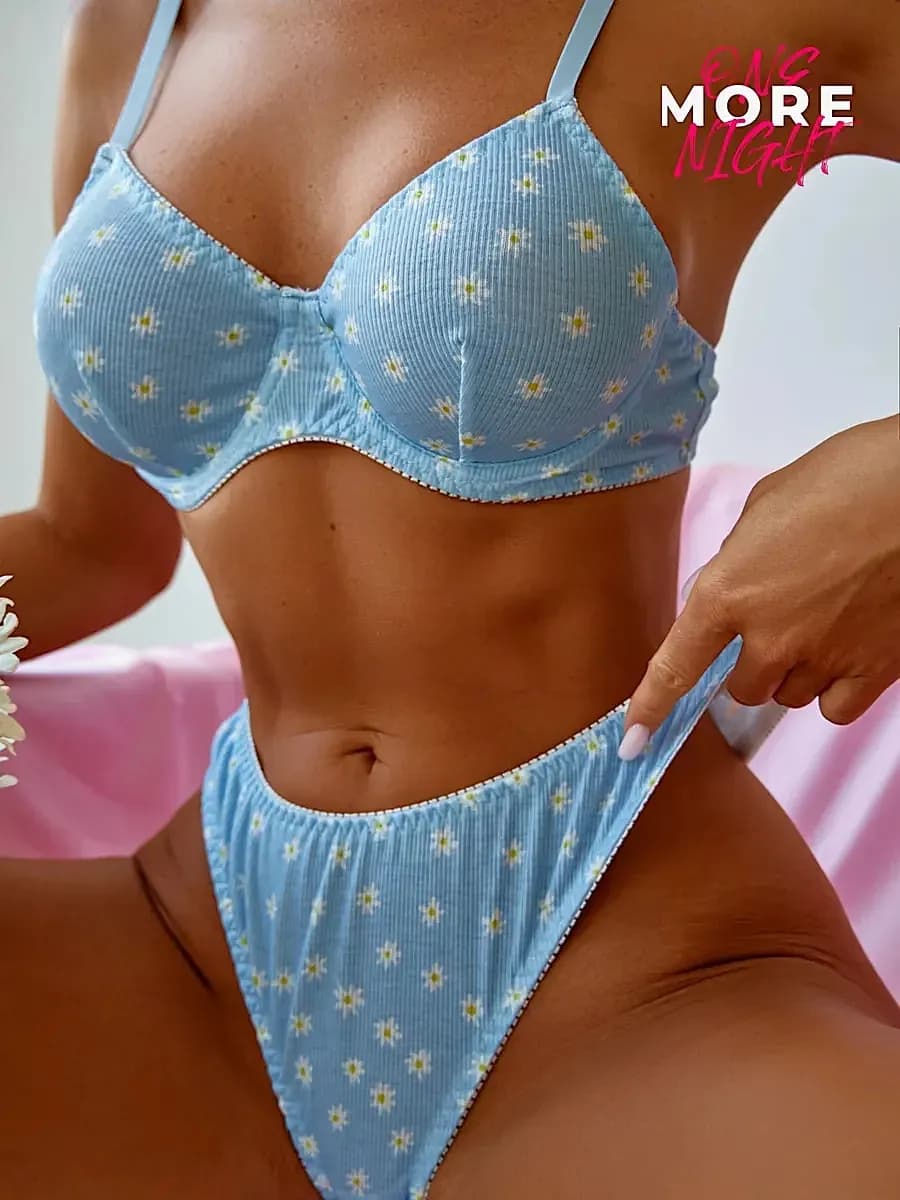 Красивое нижнее белье комплект