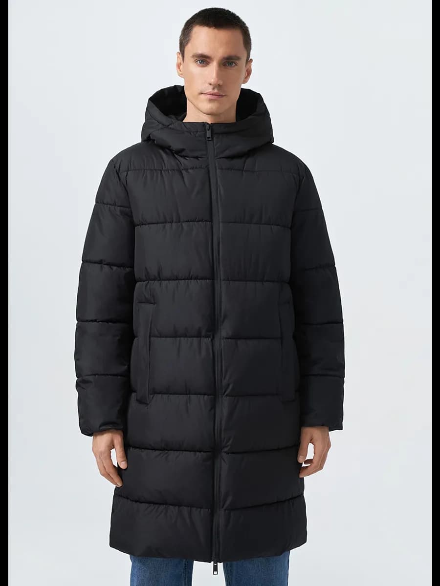 Пальто утепленное черное с капюшоном