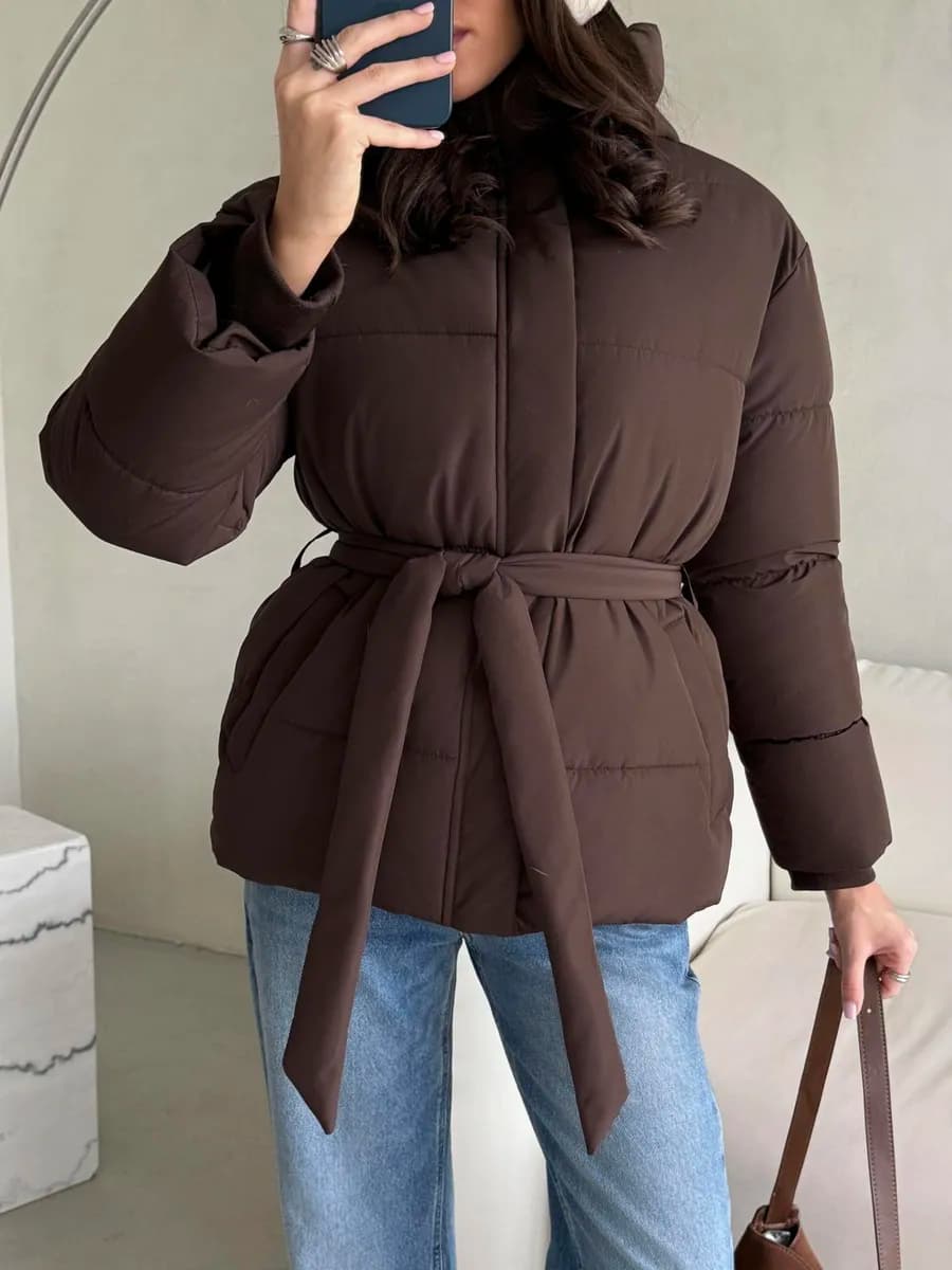 Куртка зимняя с капюшоном короткая